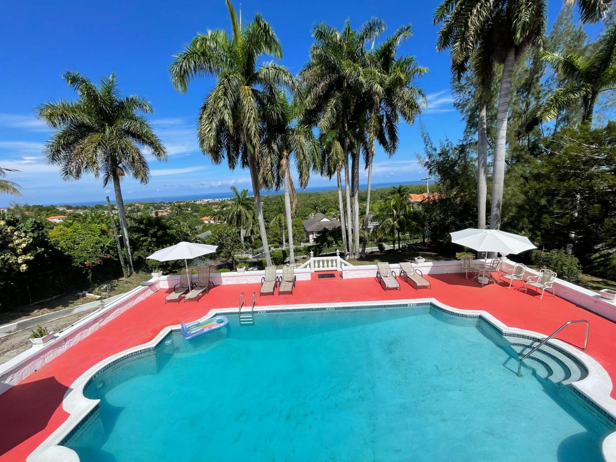 Отель Peaceful Palms Бухта Монтего Экстерьер фото